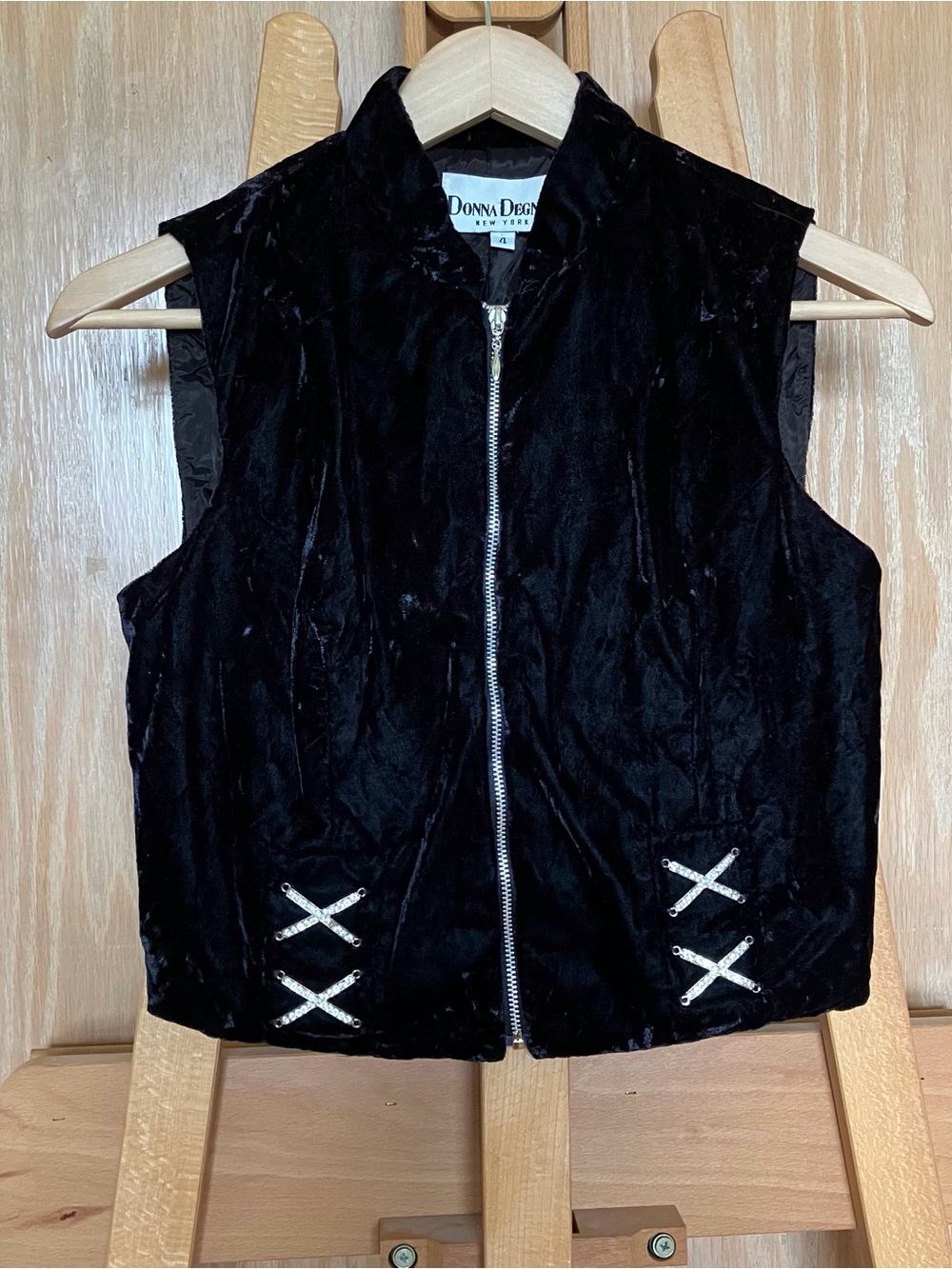 Vintage Donna Degnan black velvet vest!